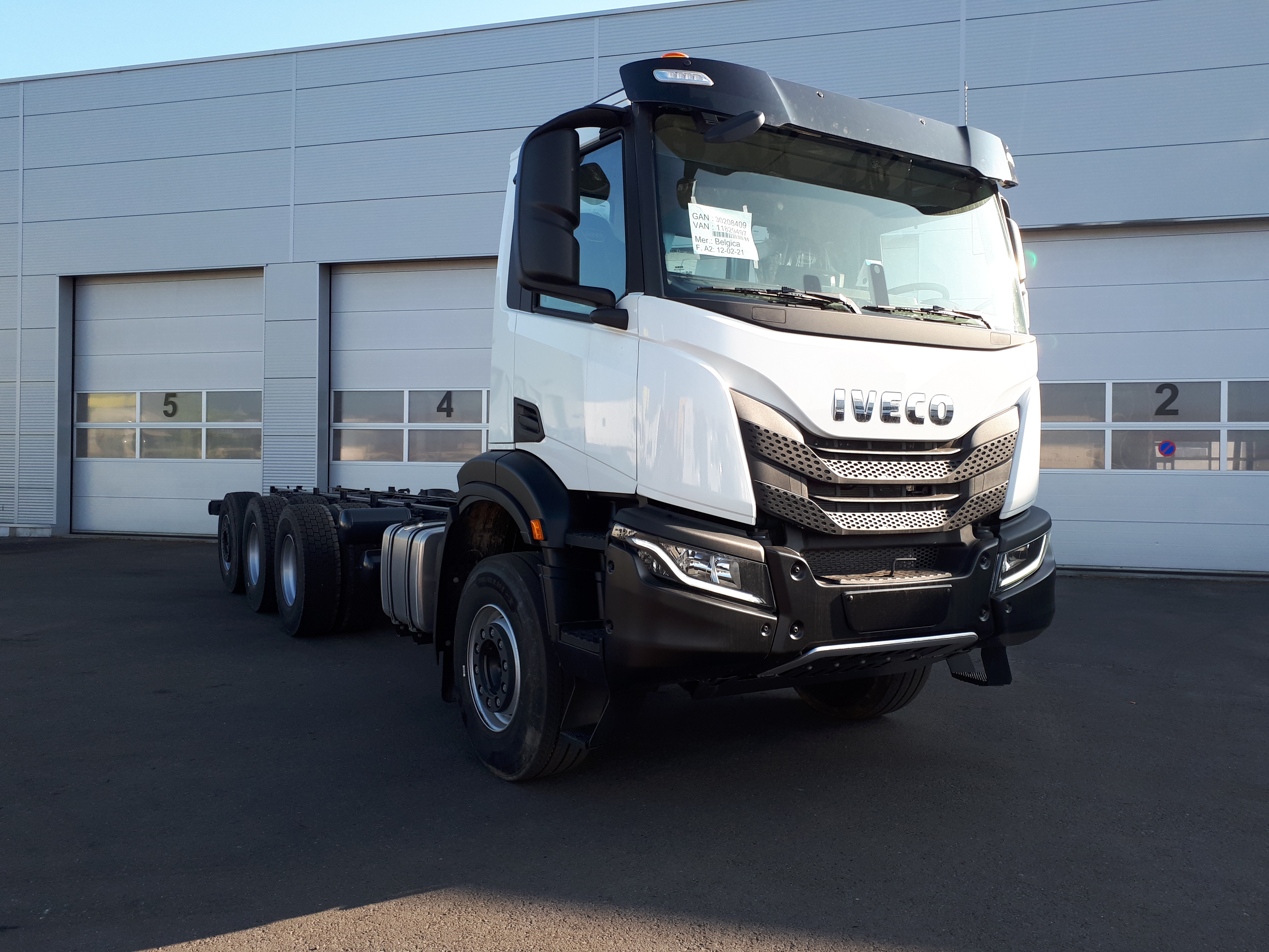 Iveco X-Way AD350X46ZY/PS OFF?width=462
